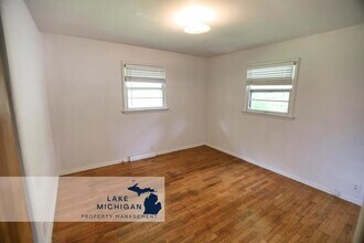 1615 Plymouth Ave SE in Grand Rapids, MI - Building Photo - Building Photo