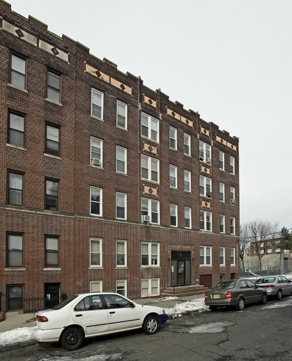 125 Corbin Ave in Jersey City, NJ - Building Photo