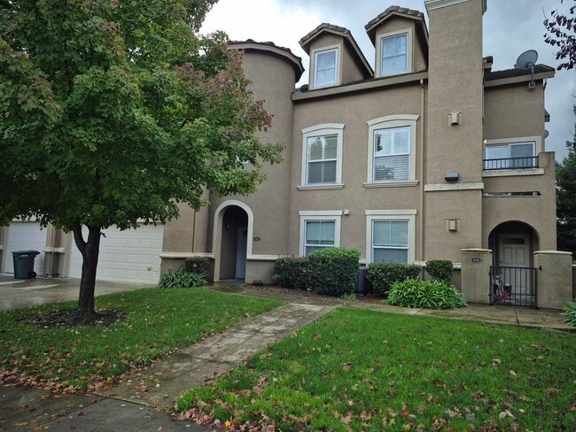 property at 5350 Dunlay Dr