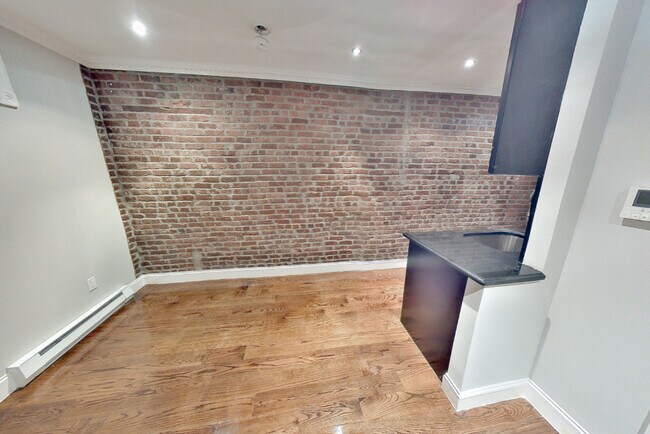 120 E 102nd St in New York, NY - Building Photo - Building Photo