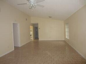 5428 Gene Cir in West Palm Beach, FL - Building Photo - Building Photo