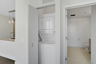 296 N Canal St in Chicago, IL - Building Photo - Building Photo