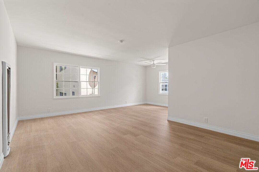 148 S McCarty Dr in Beverly Hills, CA - Building Photo