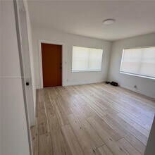 1827 N Dixie Hwy-Unit -1 in Fort Lauderdale, FL - Building Photo - Building Photo