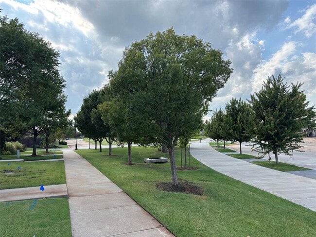2208 Kavanaugh Blvd in Oklahoma City, OK - Foto de edificio - Building Photo