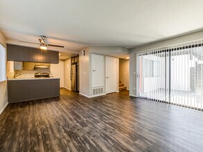 Portola  Redlands in Redlands, CA - Foto de edificio - Building Photo