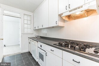 1616 17th Pl SE-Unit -2 in Washington, DC - Building Photo - Building Photo