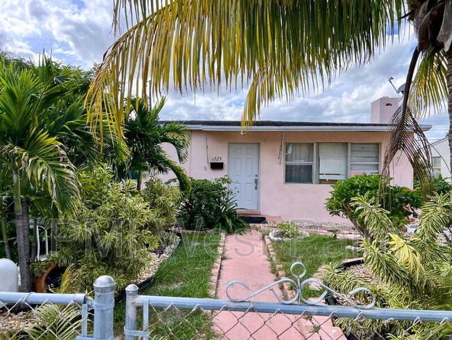 property at 1225 S C St