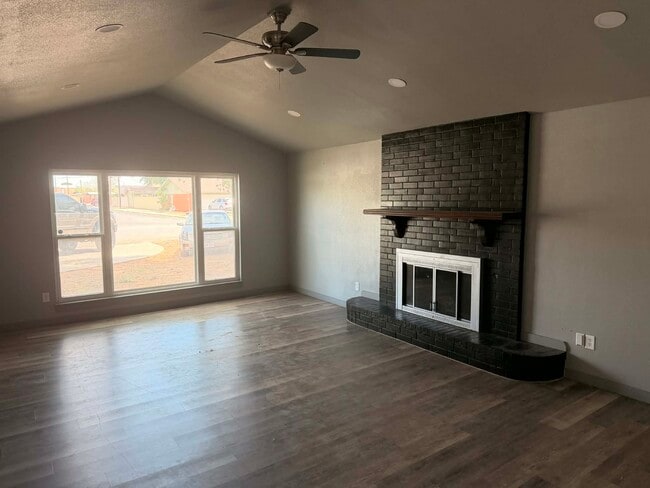 1521 S Missouri St in Pecos, TX - Building Photo - Building Photo