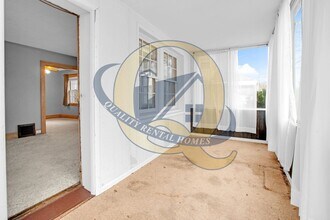 908 Blair St in Flint, MI - Building Photo - Building Photo