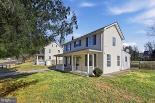 37127 Butts Ln in Purcellville, VA - Building Photo