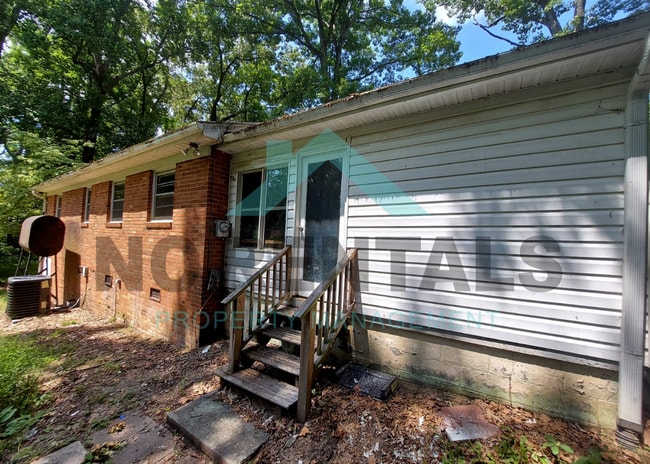 3818 Edgewood Terrace Rd in Greensboro, NC - Building Photo - Building Photo