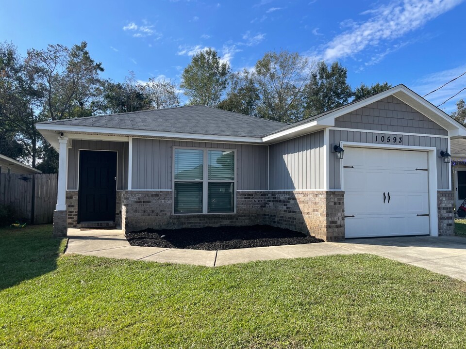 10593 Senegal Dr in Pensacola, FL - Building Photo