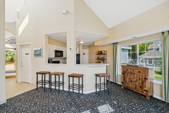 Hazeltine Shores in Chaska, MN - Building Photo - Building Photo