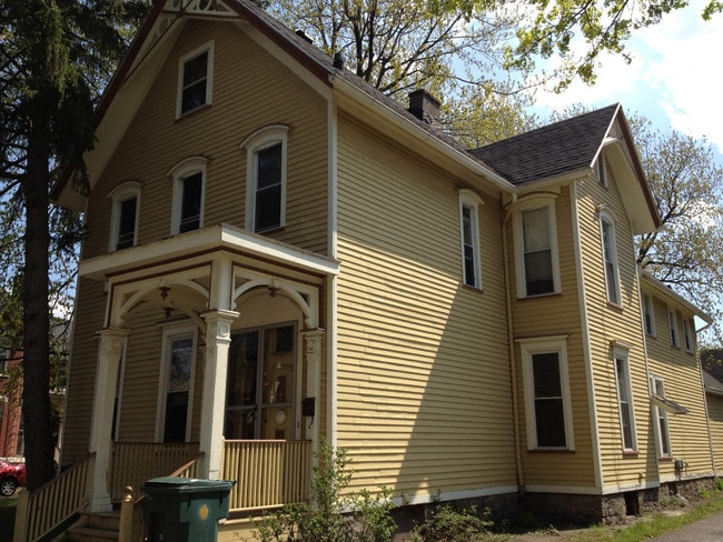 76 Alexander St, Unit 1 in Rochester, NY - Building Photo - Building Photo