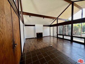 1011 El Segundo Dr in Thousand Oaks, CA - Foto de edificio - Building Photo