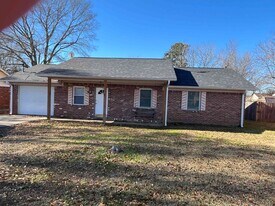 3005 Sumac Rd SW in Decatur, AL - Building Photo