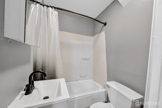 194 High St in Perth Amboy, NJ - Building Photo - Building Photo