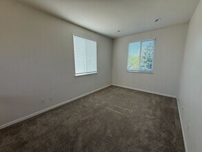 9435 Sea Cliff Way in Elk Grove, CA - Building Photo - Building Photo