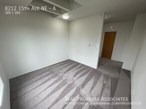 8212 15th Ave NE in Seattle, WA - Building Photo - Building Photo
