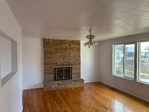 4981 Greentree Way W in Salt Lake City, UT - Foto de edificio - Building Photo