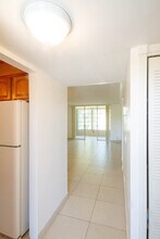 3000 NW 48th Ter, Unit 322 in Lauderdale Lakes, FL - Building Photo - Building Photo