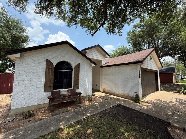 501 Morning Dove Dr in Hutto, TX - Building Photo - Building Photo