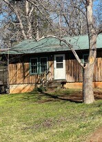 130 Old Goldston Rd in Pittsboro, NC - Building Photo