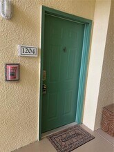 8900 Legacy Ct in Kissimmee, FL - Foto de edificio - Building Photo