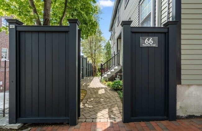 66 Thorndike St in Cambridge, MA - Building Photo - Building Photo
