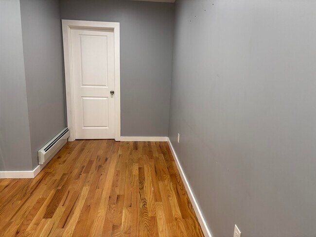 12 Cator Ave in Jersey City, NJ - Building Photo - Building Photo