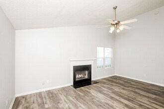 66 W Killian Station Ct in Columbia, SC - Building Photo - Building Photo