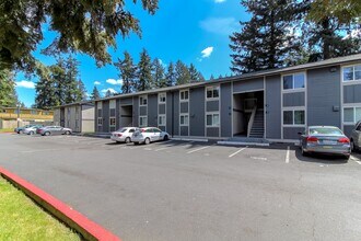 Greenwood II Apartments in Lakewood, WA - Building Photo - Building Photo