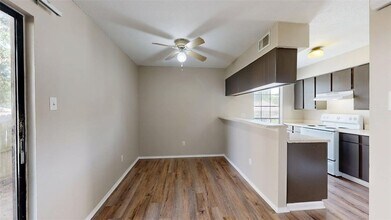 1016 Autumn Cir, Unit A in College Station, TX - Building Photo - Building Photo