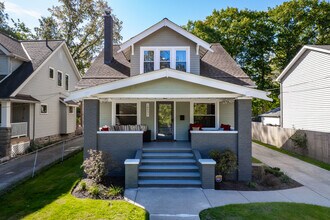 18031 Larchwood Ave in Cleveland, OH - Building Photo - Building Photo