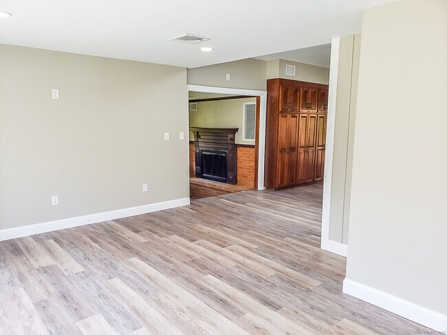 185 Catering Rd in Wolcott, CT - Building Photo - Building Photo