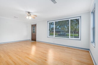 2055 Magnolia Rd in Homewood, IL - Building Photo - Building Photo