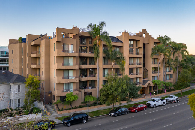 8544 Burton Way in Los Angeles, CA - Building Photo - Primary Photo