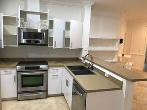 5500 NW 90th Ter in Sunrise, FL - Building Photo - Building Photo