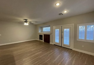 4463 El Presidio Dr in Las Vegas, NV - Foto de edificio - Building Photo