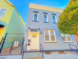 424 Walnut St in Newark, NJ - Building Photo