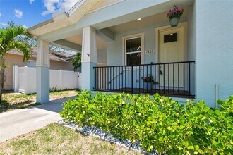 7113 S Mascotte St in Tampa, FL - Building Photo - Building Photo