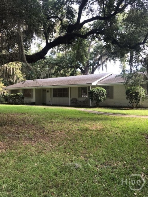 property at 17 Piney Point Rd