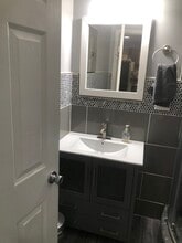 8132 Murietta Ave, Unit 1 in Panorama City, CA - Foto de edificio - Building Photo