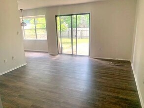 21 Greenbriar Dr in Savannah, GA - Building Photo - Building Photo