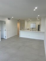 7732 Camino Real in Miami, FL - Building Photo