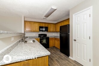 5319 Creekview Way in Morrow, GA - Foto de edificio - Building Photo