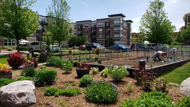 Mirabel Apartments in Madison, WI - Foto de edificio - Building Photo