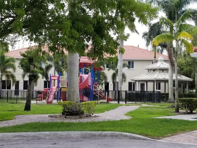 21205 NW 14th Pl in Miami Gardens, FL - Building Photo - Building Photo