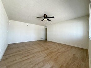 3147 W Pershing Ave in Phoenix, AZ - Building Photo - Building Photo